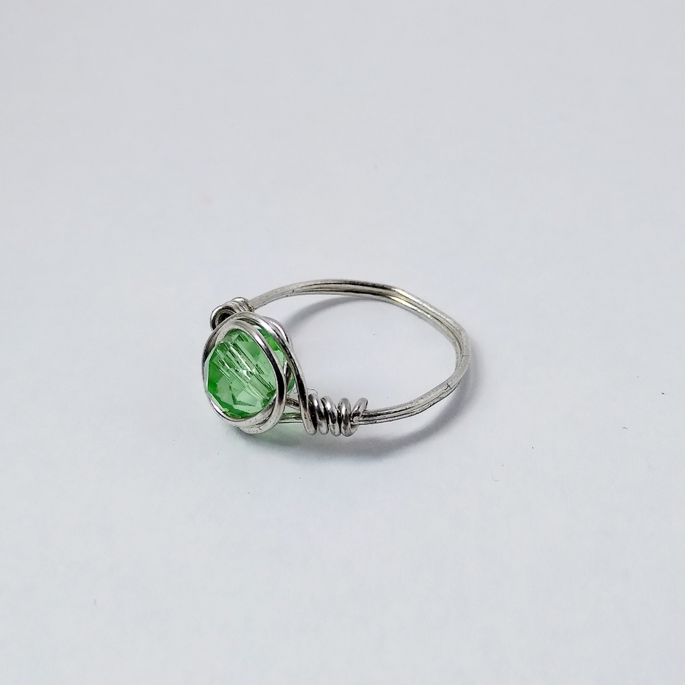 Beautiful Pastel Green Bead Handmade Twisted Silver Wire Ring Size 7